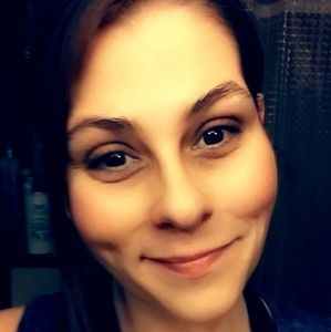 Meet your Posher, Shalenia